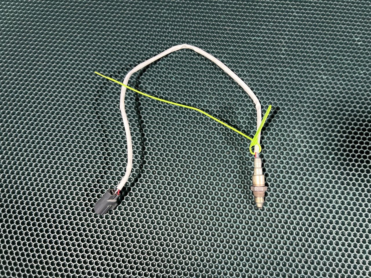 лямбда-зонд Land Rover Range Rover Velar 1 поколение 2018, 2.0 л., бензин, АКПП, внедорожник 5 дв., LR098282, LR140067, LR174557, EJ329G444BC, 0258030372, T2N31270, T2H31270 - фото №1