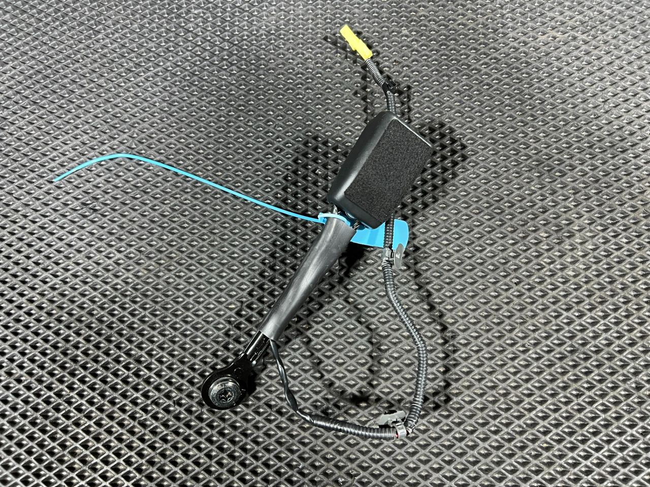 замок ремня безопасности Hyundai Tucson 4 поколение 2024, 2.5 л., G4KN, бензин, АКПП, внедорожник 5 дв., 88840-CW000NNB - фото №1