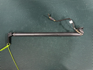 амортизатор крышки багажника (3-5 двери) Porsche Macan 1 поколение 95B 2015, 3.0 л., MCT.MA, бензин, АКПП, внедорожник 5 дв., 95B827851B, 95B827427B, 95B827601A