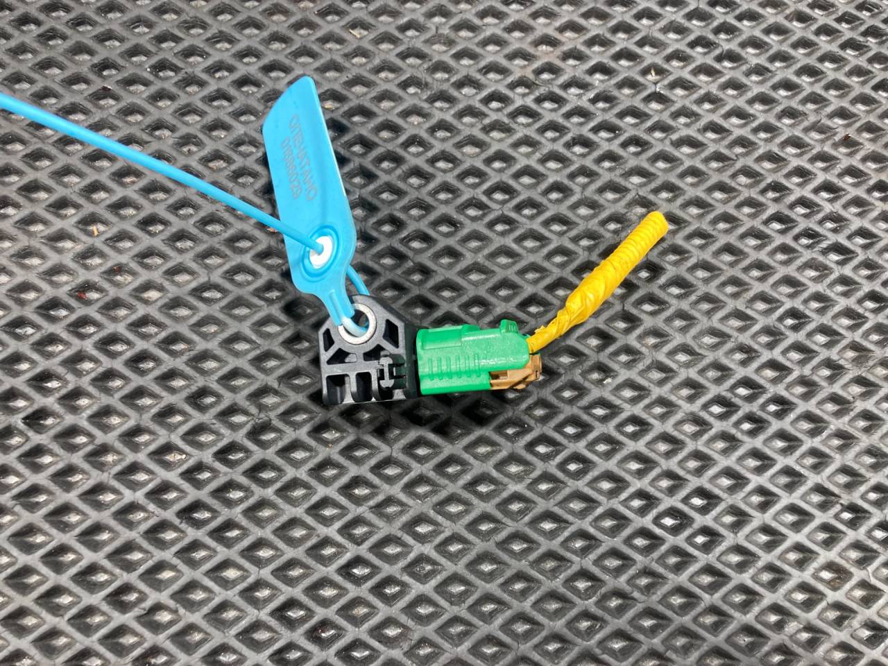 датчик удара Kia K5 3 поколение 2020, 1.6 л., G4FP, бензин, АКПП, 95920-L2100 - фото №1