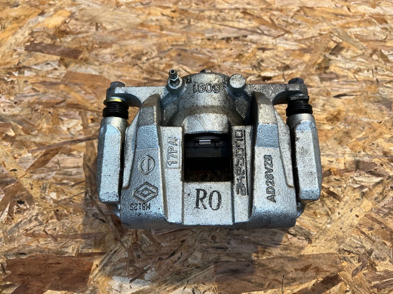 суппорт передний правый Nissan Rogue T33 2022, 1.5 л., бензин, внедорожник 5 дв., 410016RA0A - фото №1