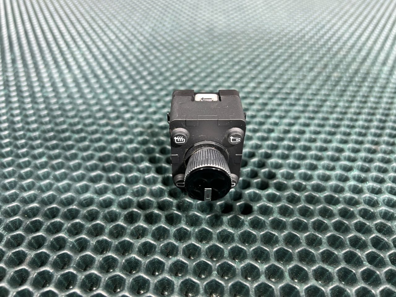 джойстик регулировки зеркал Audi A6 Allroad Quattro C8 2023, 3.0 л., бензин, АКПП, универсал, 4N0959565 - фото №1