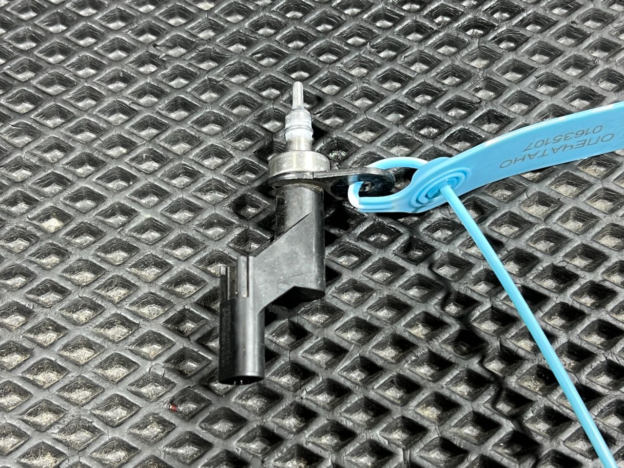 датчик температуры охлаждающей жидкости Kia K5 3 поколение 2023, 1.6 л., G4FP, бензин, АКПП, 392202M450 - фото №1