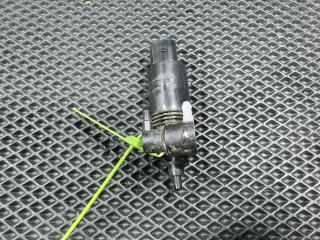 насос (моторчик) омывателя стекла Land Rover Range Rover Sport 2 поколение L494 2016, 3.0 л., 306PS, бензин, АКПП, внедорожник 5 дв., 1020133, LR079904