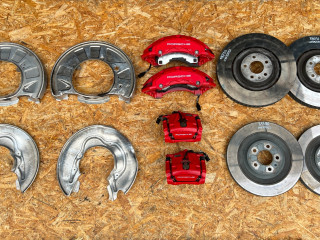 комплект тормозов Porsche Macan GTS 1 поколение [2-й рестайлинг] 95B 2022, 2.9 л., DGR, бензин, АКПП, внедорожник 5 дв., 95B615302AF, 95B615601J, 7PP615123C, 95B615423H, 95B615424H, 95B615312J, 95B615311J, 95B615612A, 95B615611A, 95B615302AE, 20A16204, 95B615312C, 95B615312H, 95B615311C, 95B615311H