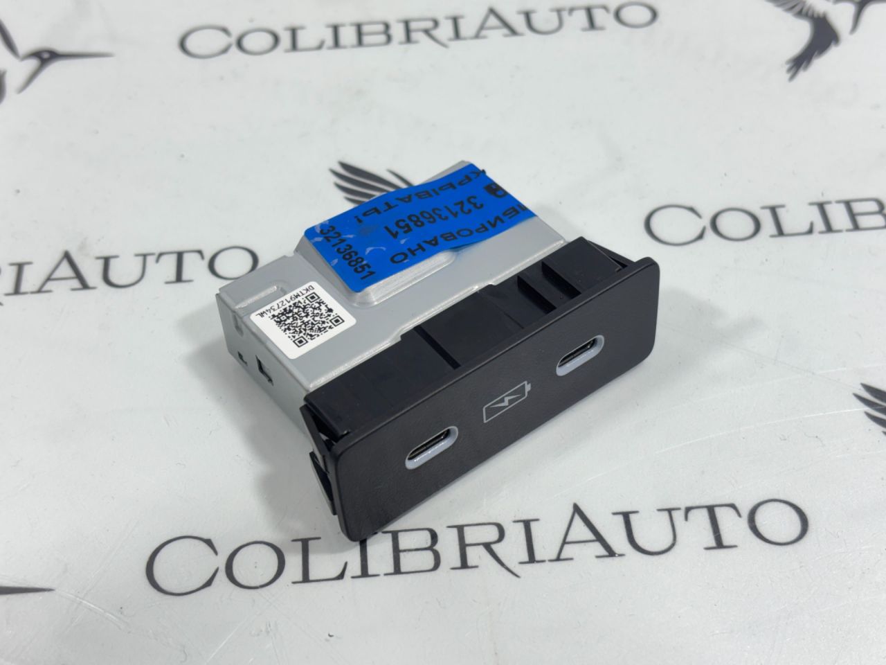 разъем AUX / USB Honda CR-V 6 поколение 2025, 1.5 л., L15B, бензин, вариатор, внедорожник 5 дв., 8A350TJB - фото №1