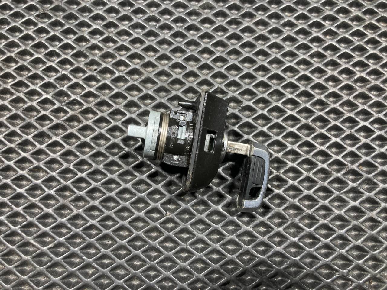 личинка дверного замка Ford Bronco Sport 1 поколение 2020, 1.5 л., бензин, АКПП, внедорожник 5 дв., JX7A-21991-MB - фото №1