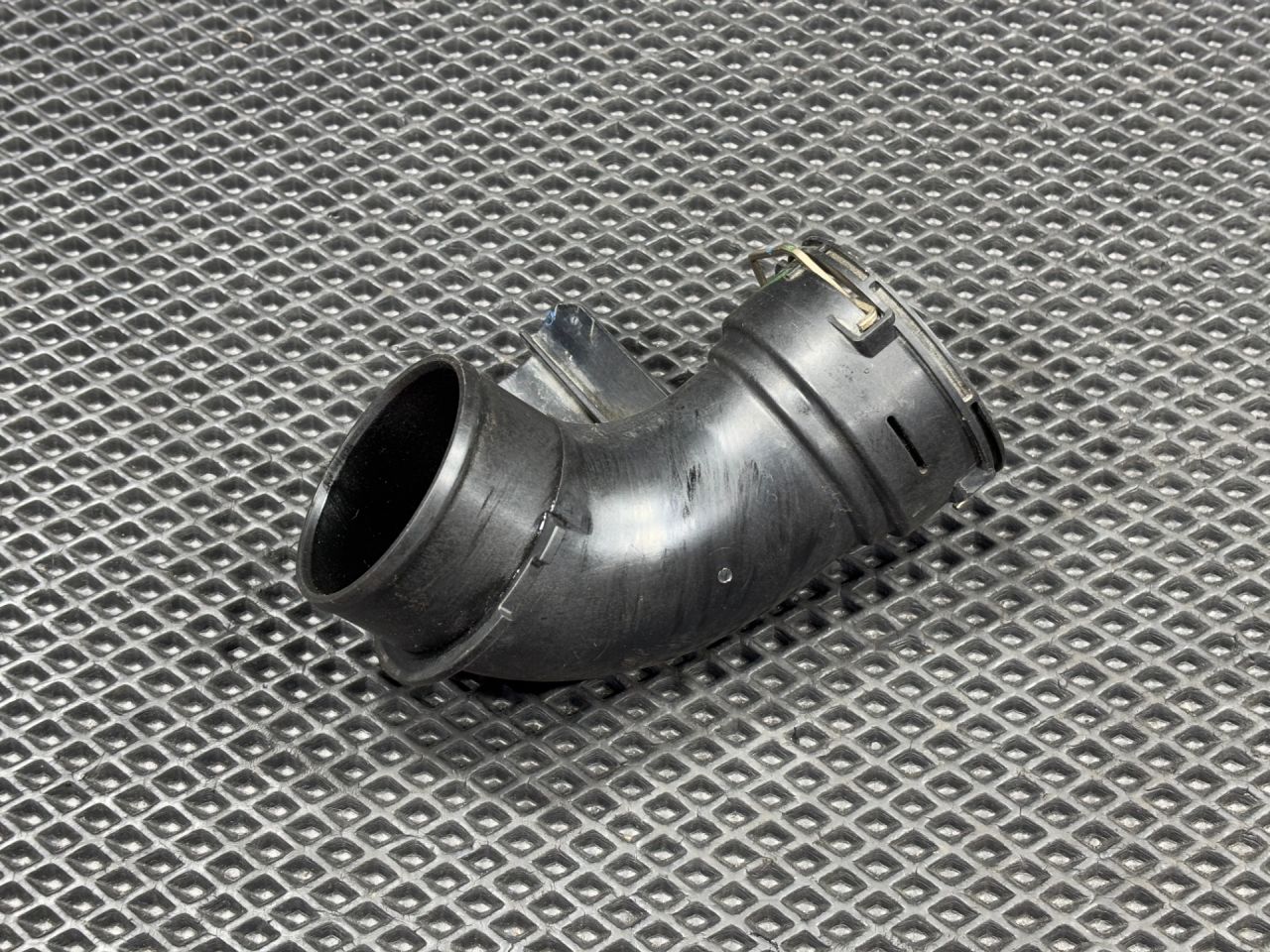 патрубок воздушного фильтра Ford Bronco Sport 1 поколение 2021, 1.5 л., бензин, АКПП, внедорожник 5 дв., LX6Z9C623-A - фото №1