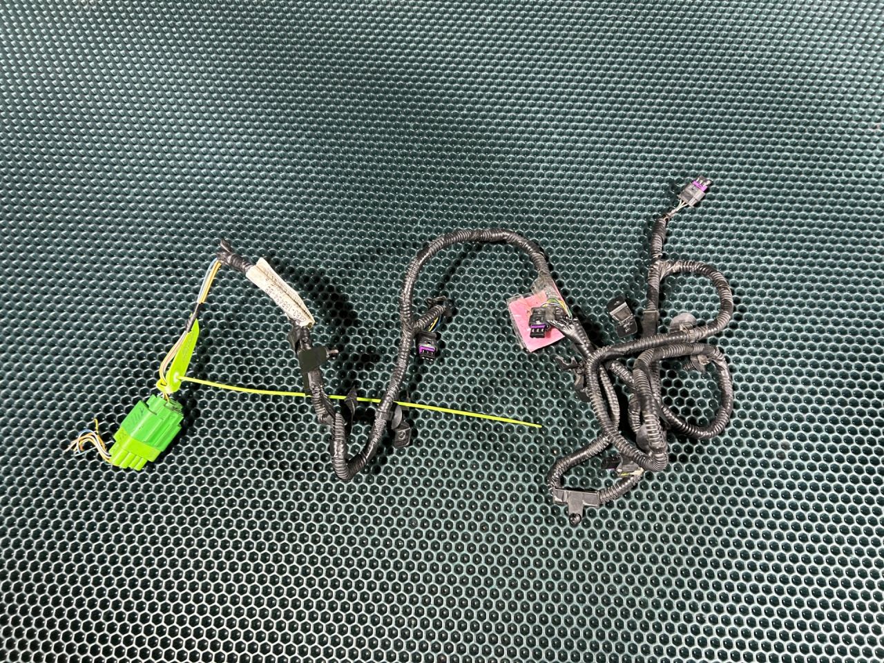 проводка бампера Jaguar XE 1 поколение 2019, 2.0 л., 204PT, бензин, АКПП, седан, GX6315B484BB, T4N18067 - фото №1