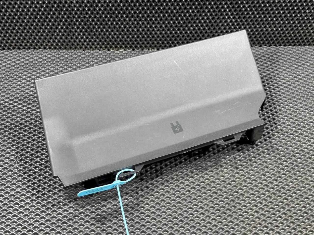 крышка блока предохранителей Ford Bronco Sport 1 поколение 2021, 1.5 л., бензин, АКПП, внедорожник 5 дв., M1PBS020A78AA - фото №1