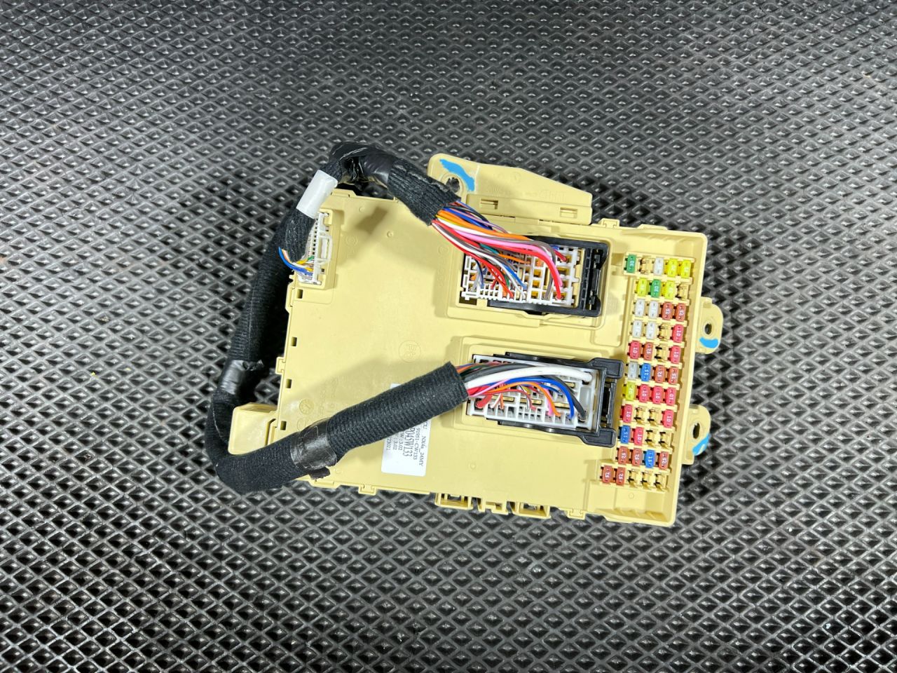 блок предохранителей Hyundai Tucson 4 поколение 2024, 2.5 л., G4KN, бензин, АКПП, внедорожник 5 дв., 91951-CW133 - фото №1