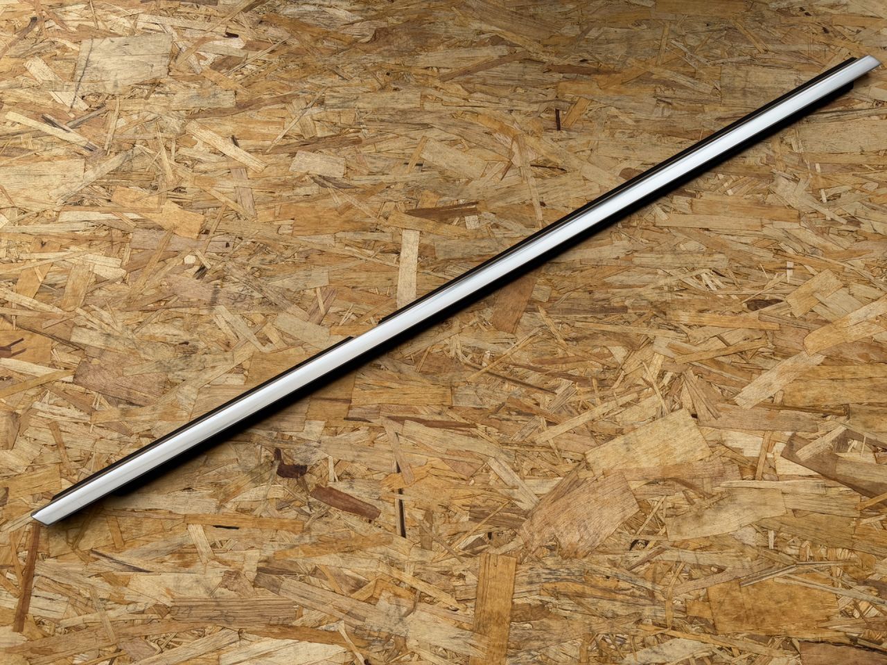 молдинг двери задней правой Volkswagen Passat CC 1 поколение 2010, 2.0 л., CCZB, бензин, АКПП, купе, 3C8839476F, 3C8839476F3Q7 - фото №1