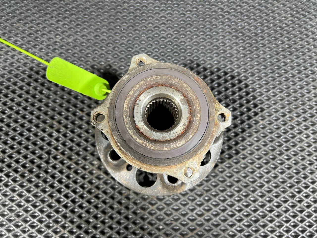 ступица задняя Mercedes-Benz S-Класс W222/C217/A217 2014, 4.7 л., M 278.928, бензин, АКПП, седан, A2113560000, A2223570008, A1403500446 - фото №1