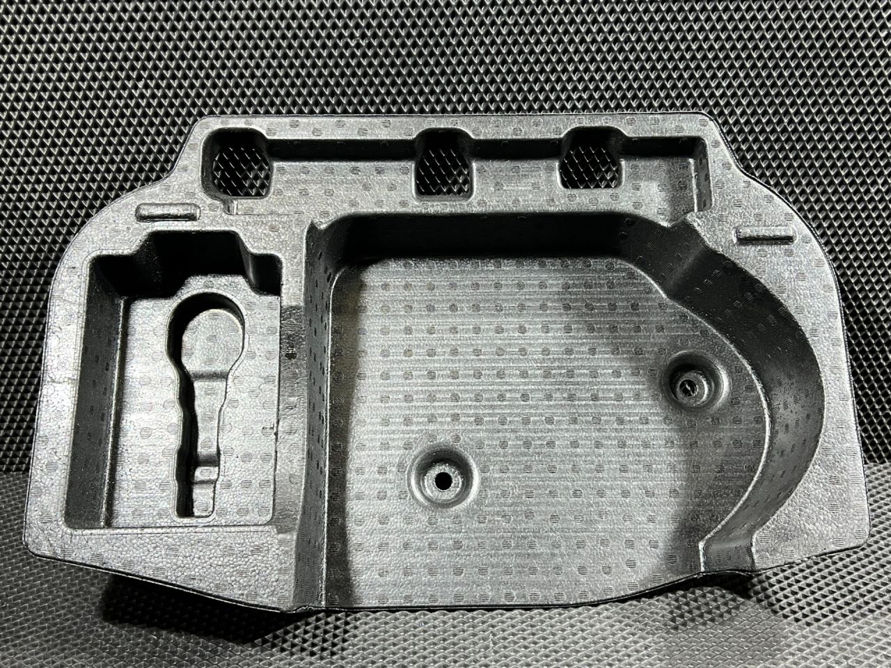 ниша запасного колеса Ford Mustang Mach-E 1 поколение 2023, электро, внедорожник 5 дв., MJ8B-R310B16-AA - фото №1