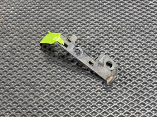 крепление ( кронштейн ) крыла Audi A8 D4/4H 2012, 4.2 л., CDRA, бензин, АКПП, седан, 4H0853914C, 4H0810438B