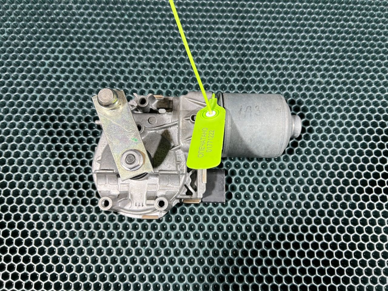 моторчик передних стеклоочистителей (дворников) Audi A8 D4/4H 2012, 4.2 л., CDRA, бензин, АКПП, седан, 4H1955119C, 1397220618 - фото №1