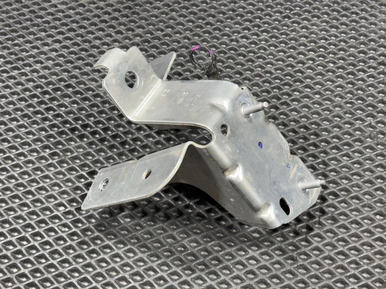 кронштейн (крепление) Ford Bronco Sport 1 поколение 2021, 1.5 л., бензин, АКПП, внедорожник 5 дв. - фото №1