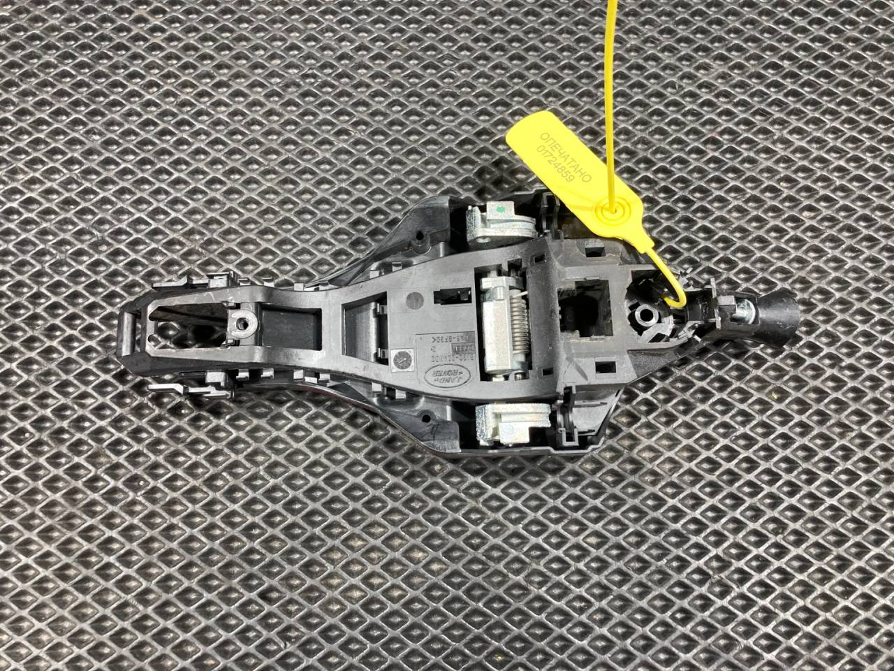 скелет ручки двери задней правой Land Rover Discovery Sport 1 поколение 2017, 2.0 л., бензин, АКПП, внедорожник 5 дв., FK72224A82AA, LR070988, BJ32224N02 - фото №1