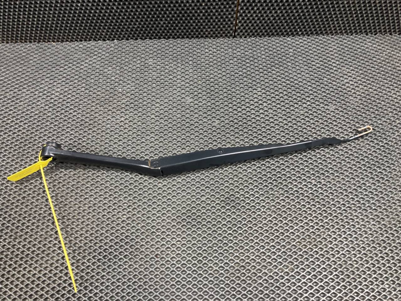 щеткодержатель (поводок стеклоочистителя, дворник) Kia K5 3 поколение 2020, 1.6 л., G4FP, бензин, АКПП, 98311L2200 - фото №1