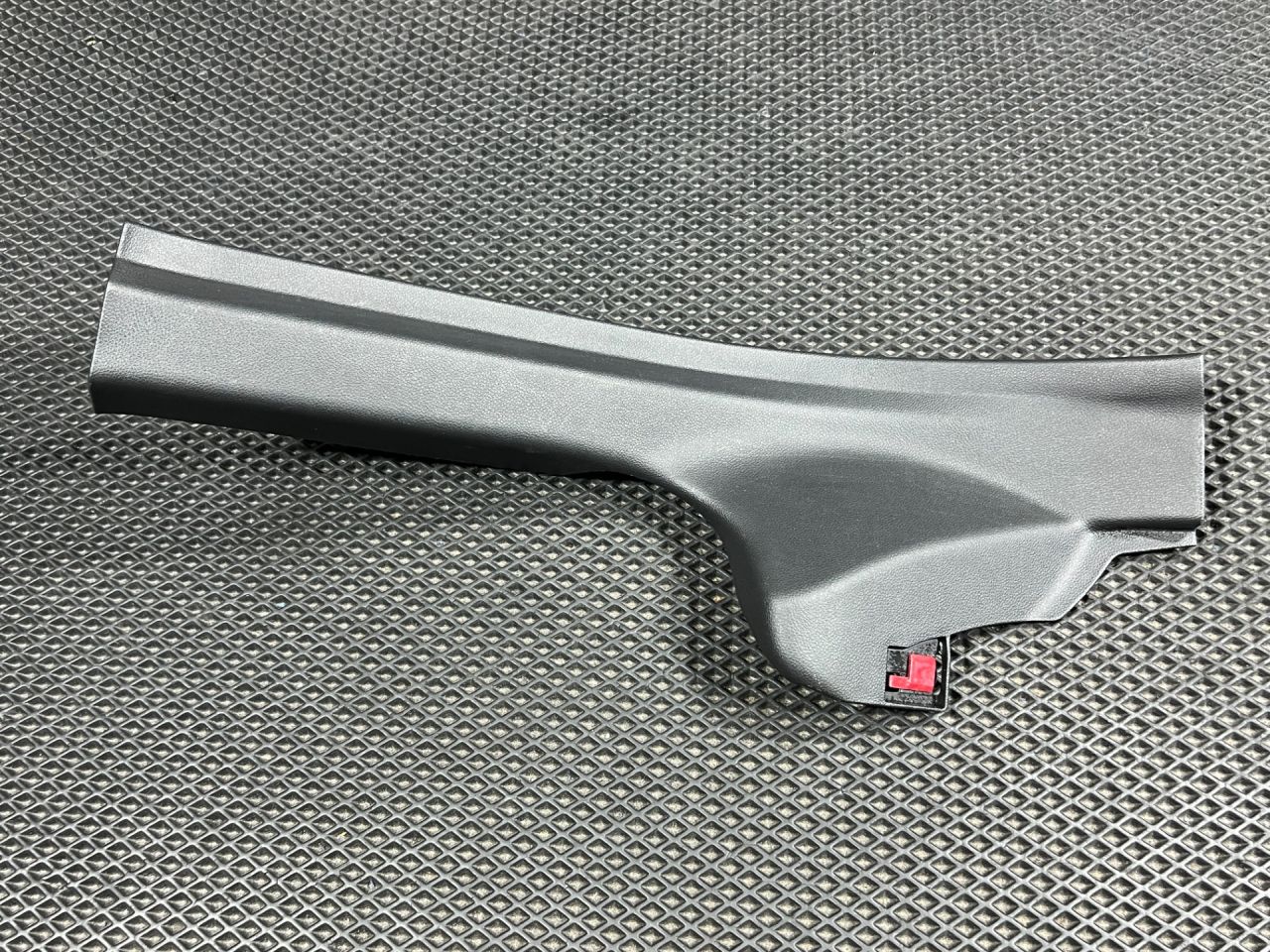 накладка на порог внутренняя Buick Envista 1 поколение 2024, 1.2 л., бензин, АКПП, внедорожник 5 дв., 42733875 - фото №1