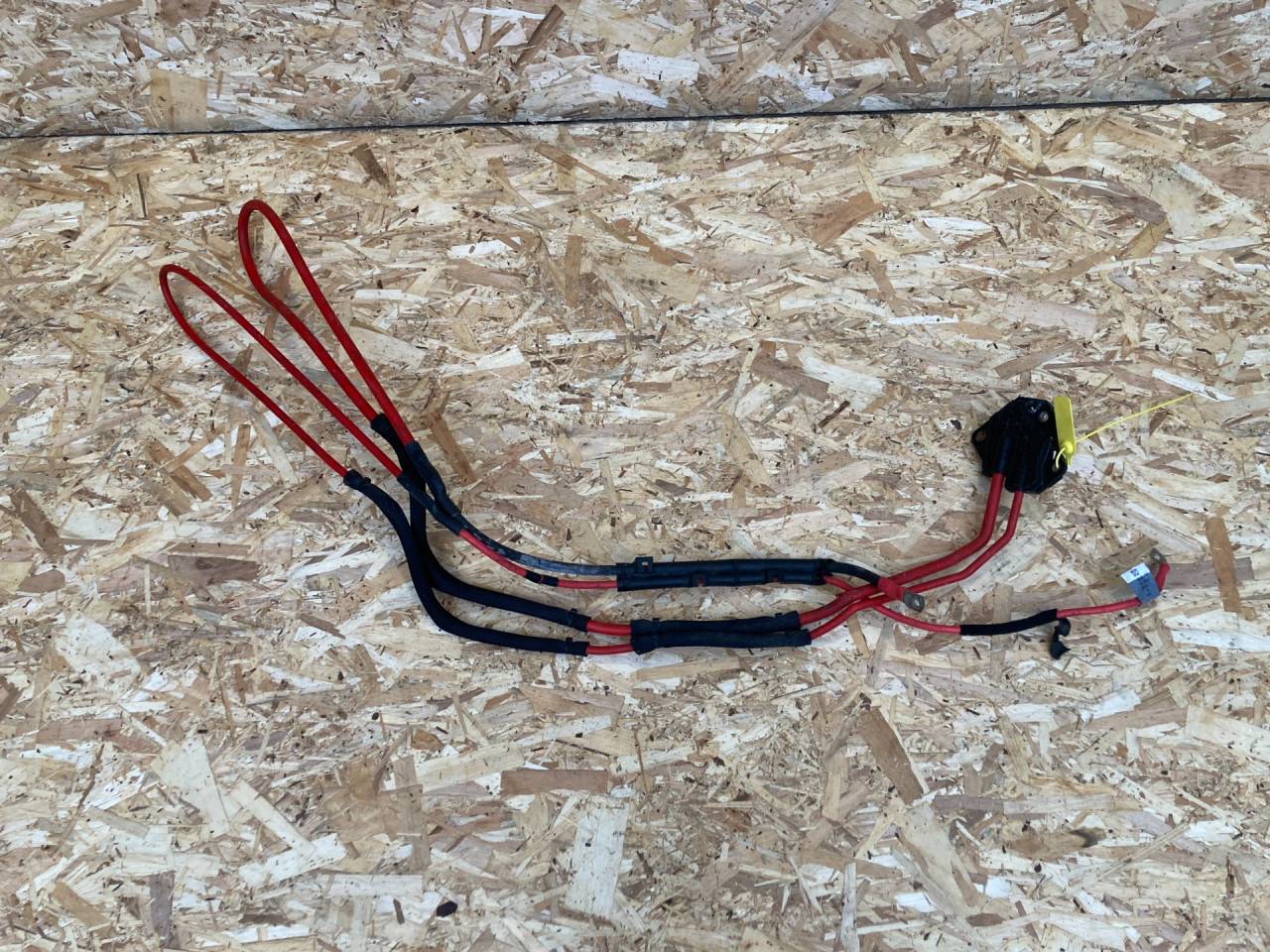 провод высоковольтный Jaguar XE 1 поколение X760 2016, 3.0 л., бензин, АКПП, седан, HX7314300AB, T4N13934 - фото №1