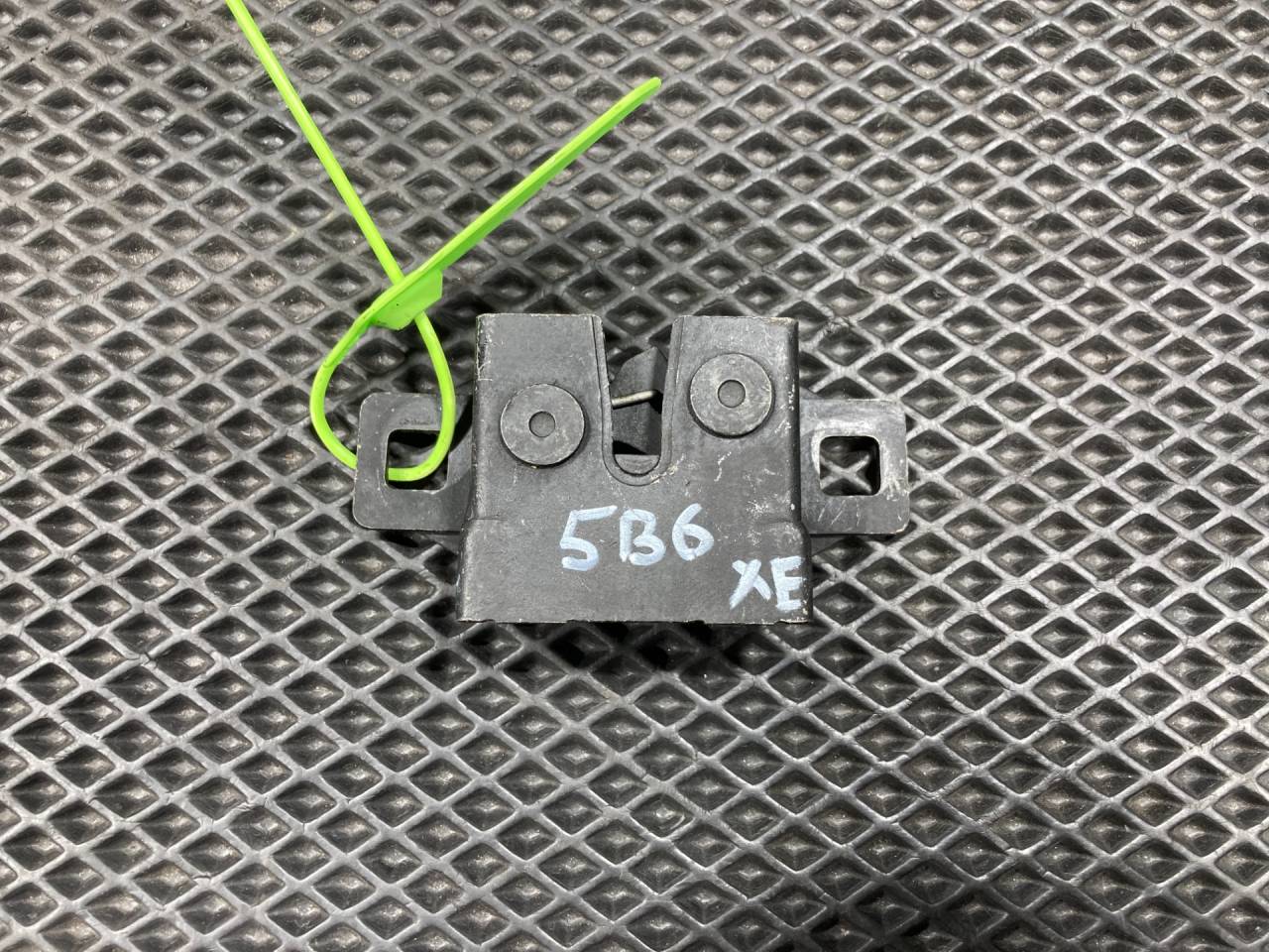 замок капота Jaguar XE 1 поколение X760 2016, 2.0 л., 204PT, бензин, АКПП, седан, FPS500020, 5H2216700BE, C2Z32581, LR173840, LR138825, LR001766, LR006268, LR007600, LR050992, LR065339 - фото №1