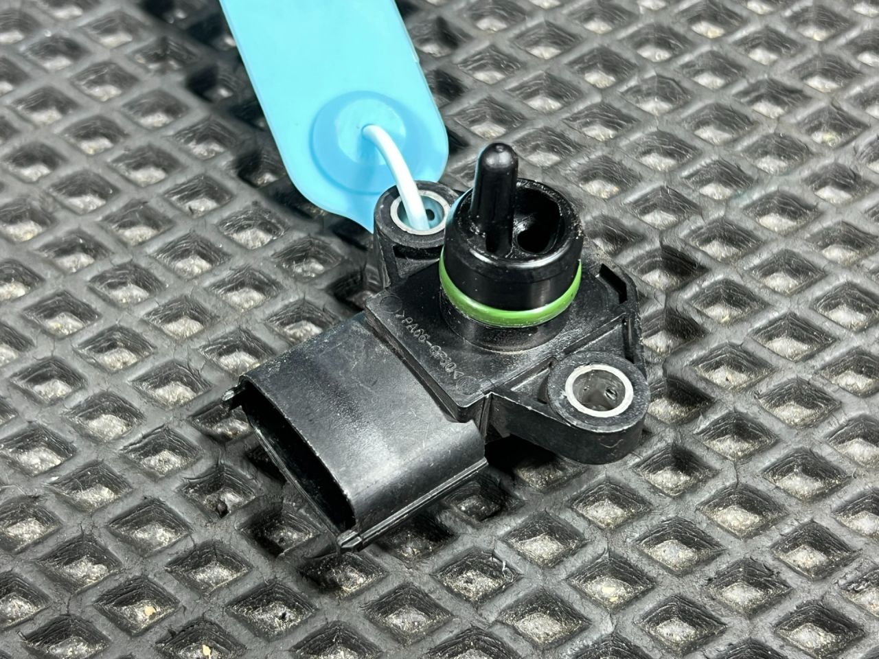 датчик абсолютного давления Genesis G70 1 поколение 2019, 2.0 л., G4KL, бензин, АКПП, седан, 39300-84400 - фото №1