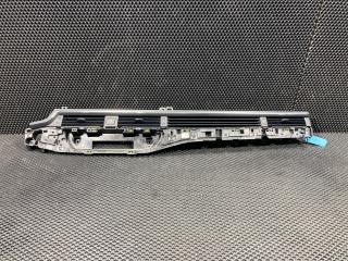 дефлектор обдува салона Audi A4 B9 2017, 2.0 л., CVKB, бензин, АКПП, седан, 8W1820902, 8W1820902E