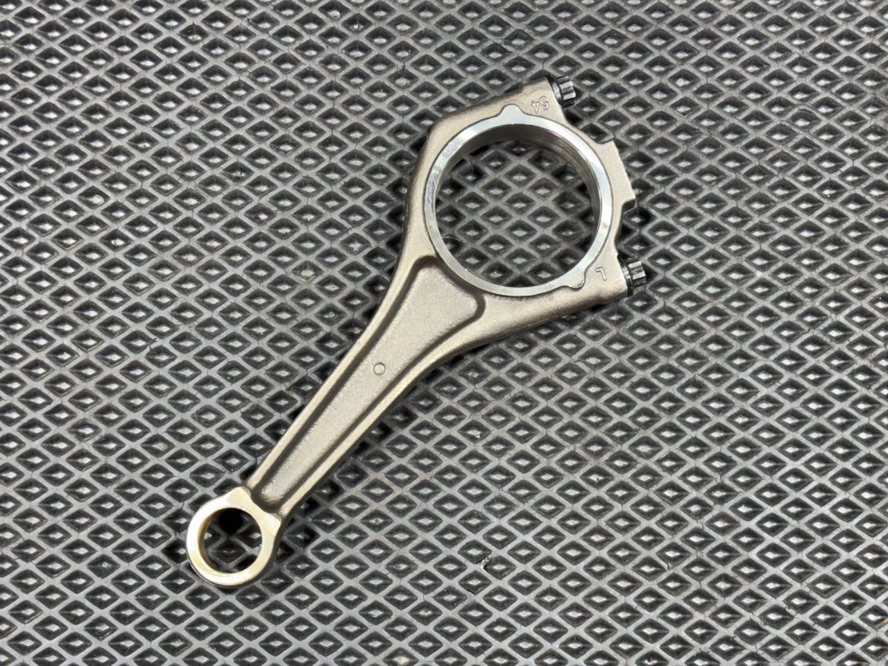 шатун Land Rover Range Rover 4 поколение 2014, 3.0 л., 306PS, бензин, АКПП, внедорожник 5 дв., 306PS, AJ126 - фото №1