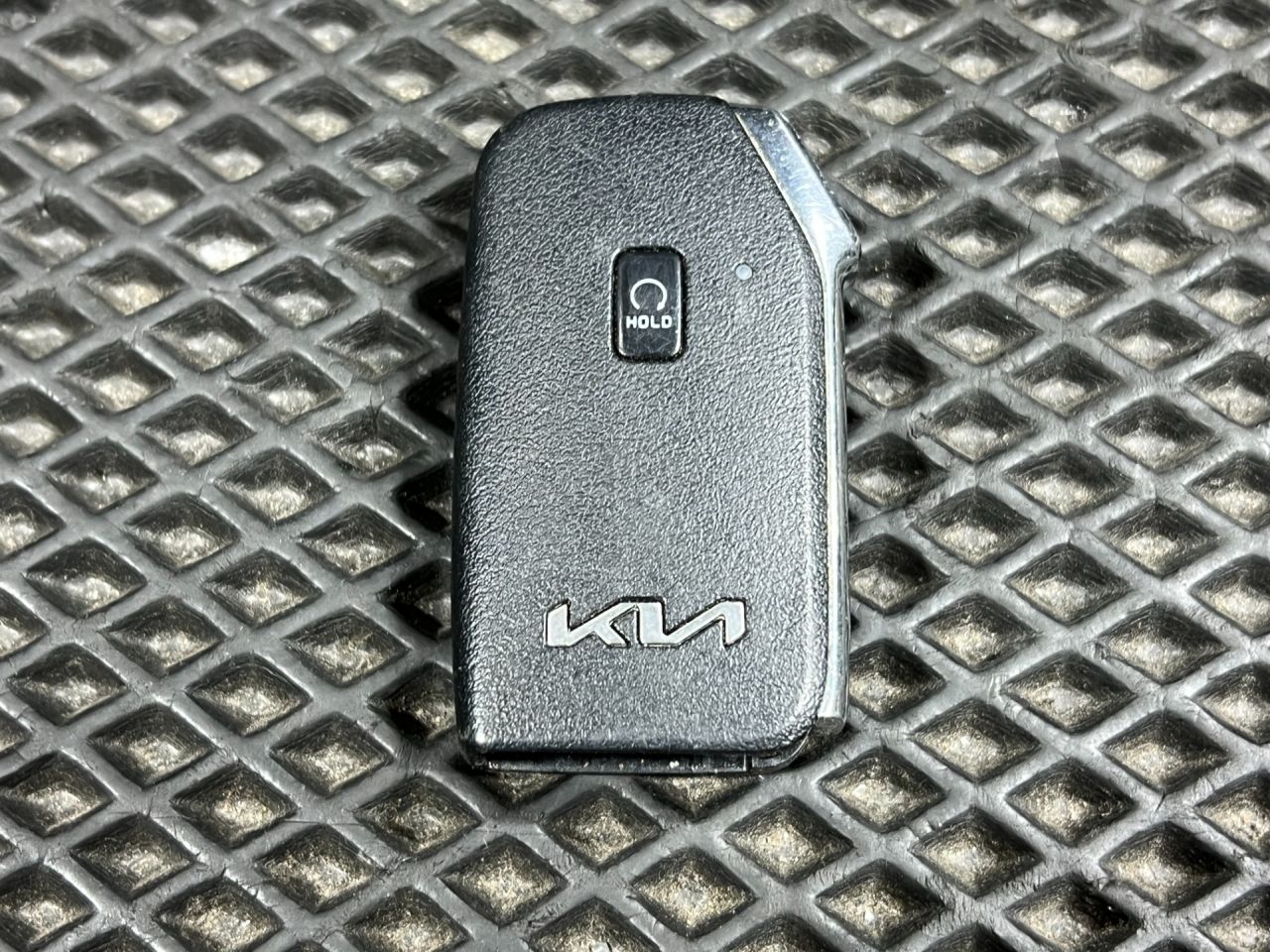 ключ Kia K5 3 поколение 2022, 1.6 л., G4FP, бензин, АКПП, седан - фото №1