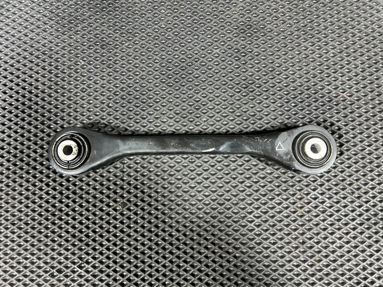 рычаг задний Audi S8 D4 2013, 4.0 л., CGTA, бензин, АКПП, седан, 8K0501529L - фото №1