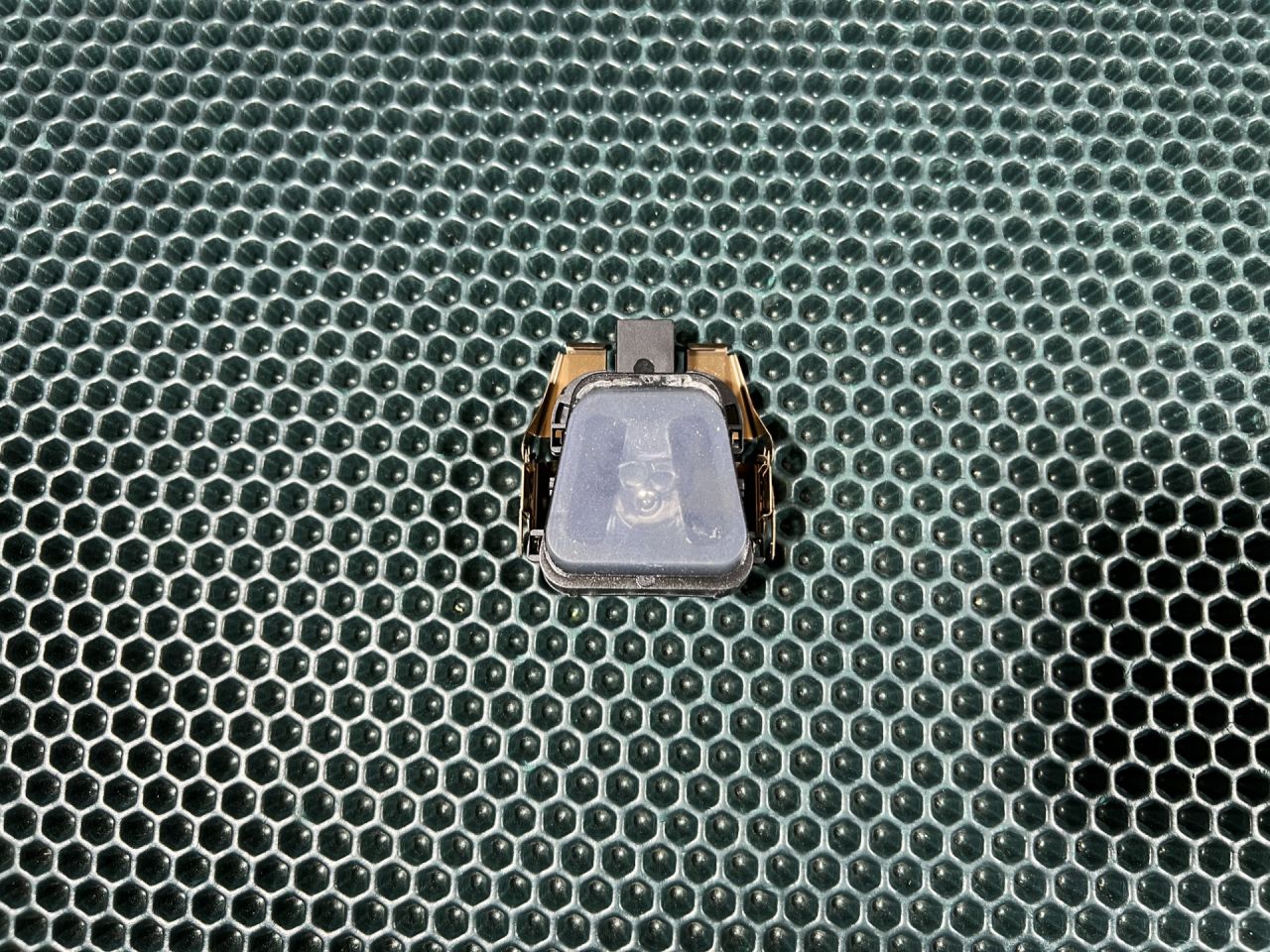 датчик дождя Jaguar F-Pace 1 поколение 2017, 3.0 л., 306PS, бензин, АКПП, внедорожник 5 дв., C2D50935, C2D57306, C2D60343, LR051281, LR059952, LR067046, LR069690, LR074703, LR083315, LR112878, LR137198, CPLA17D547AN - фото №1