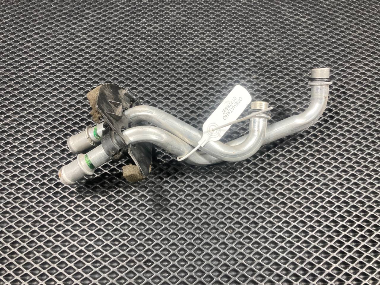 трубка охлаждающей жидкости Porsche Cayenne 955 2006, 4.5 л., M 48.00, бензин, АКПП, внедорожник 5 дв., 7H0819646 - фото №1
