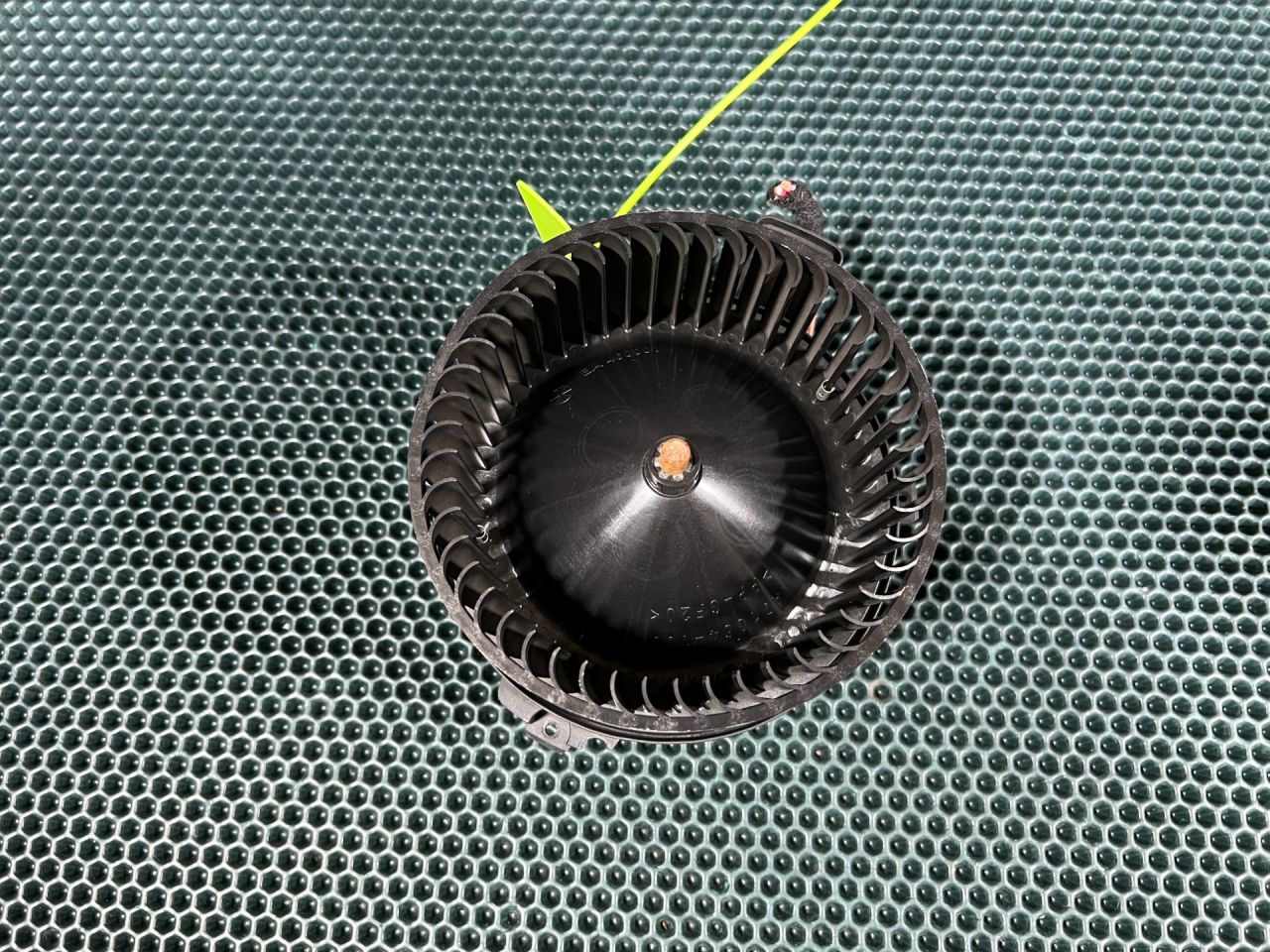 моторчик печки Audi A4 B9 2019, 2.0 л., бензин, АКПП, седан, 4M1820021C, 4M1820021B, 4M1820021A - фото №1