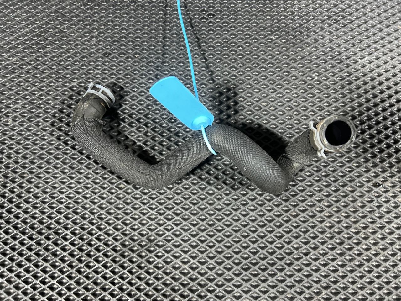 патрубок (трубопровод, шланг) Audi S8 D4 2013, 4.0 л., CGTA, бензин, АКПП, седан, 4H0121058G - фото №1