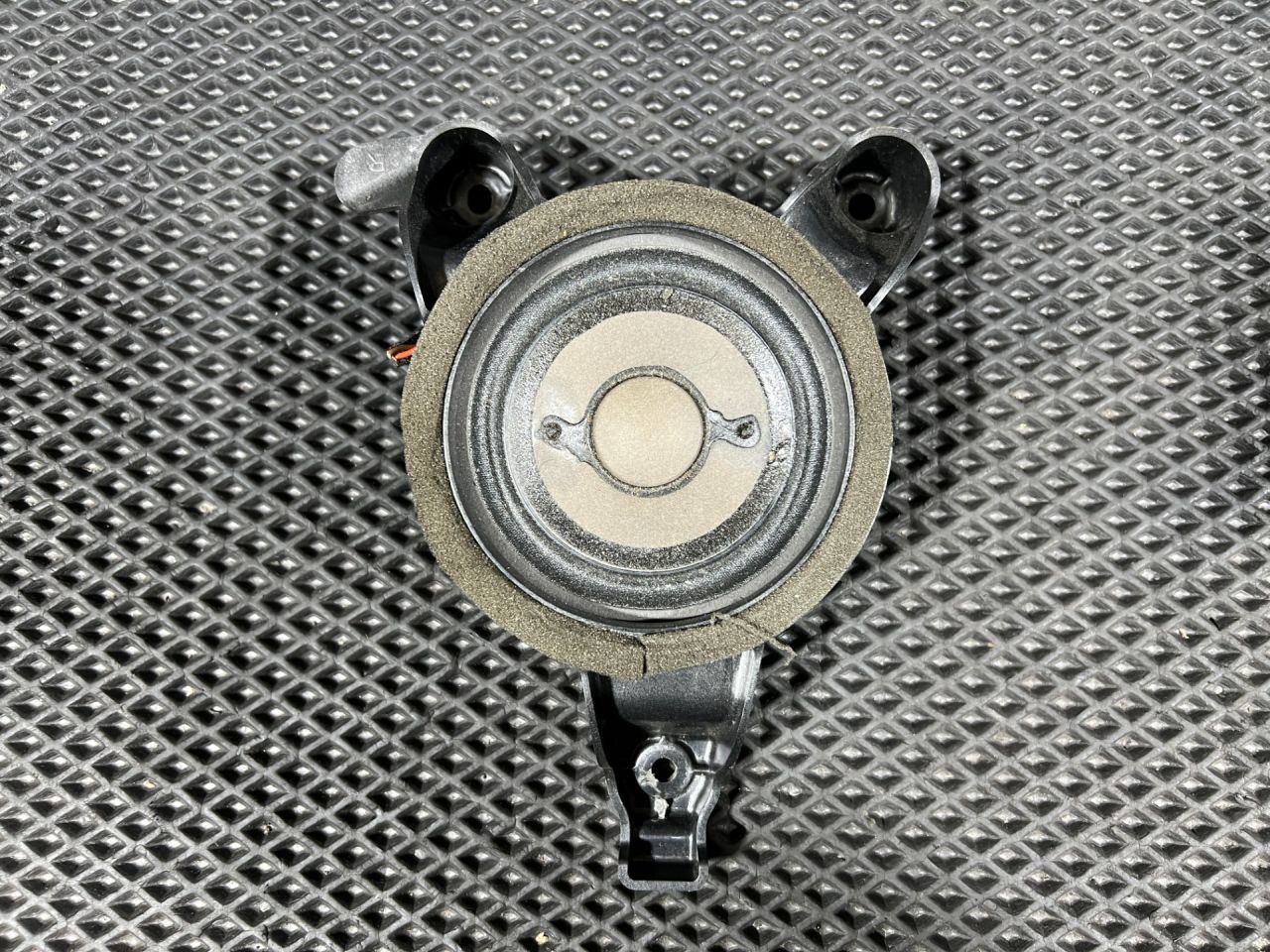 динамик Audi S8 D4 2013, 4.0 л., CGTA, бензин, АКПП, седан, 4H1035402A - фото №1