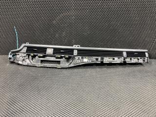 дефлектор обдува салона Audi A4 B9 2017, 2.0 л., CVKB, бензин, АКПП, седан, 8W1820902, 8W1820902E