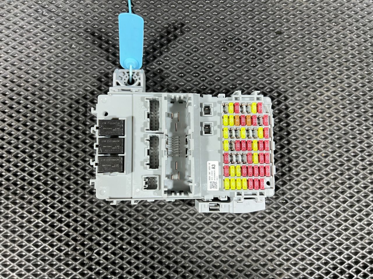 блок предохранителей Honda CR-V 6 поколение 2025, 1.5 л., L15B, бензин, АКПП, внедорожник 5 дв., 3820A3A0 - фото №1