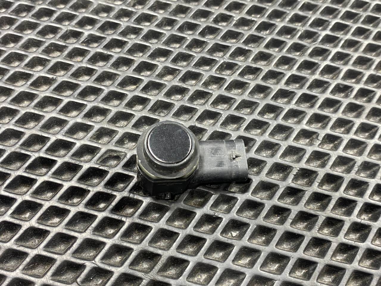 датчик парктроника Jaguar XE 1 поколение X760 2015, 3.0 л., AJ 126, бензин, АКПП, седан, LR010927, 9G92-15K859-AB, C2P20705, JDE28658, JDE9077, LR038084 - фото №1