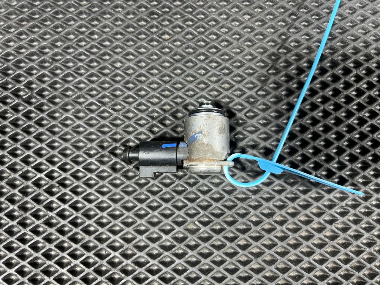 датчик сервотроника Audi S8 D4 2013, 4.0 л., CGTA, бензин, АКПП, седан, 8E1998317A - фото №1