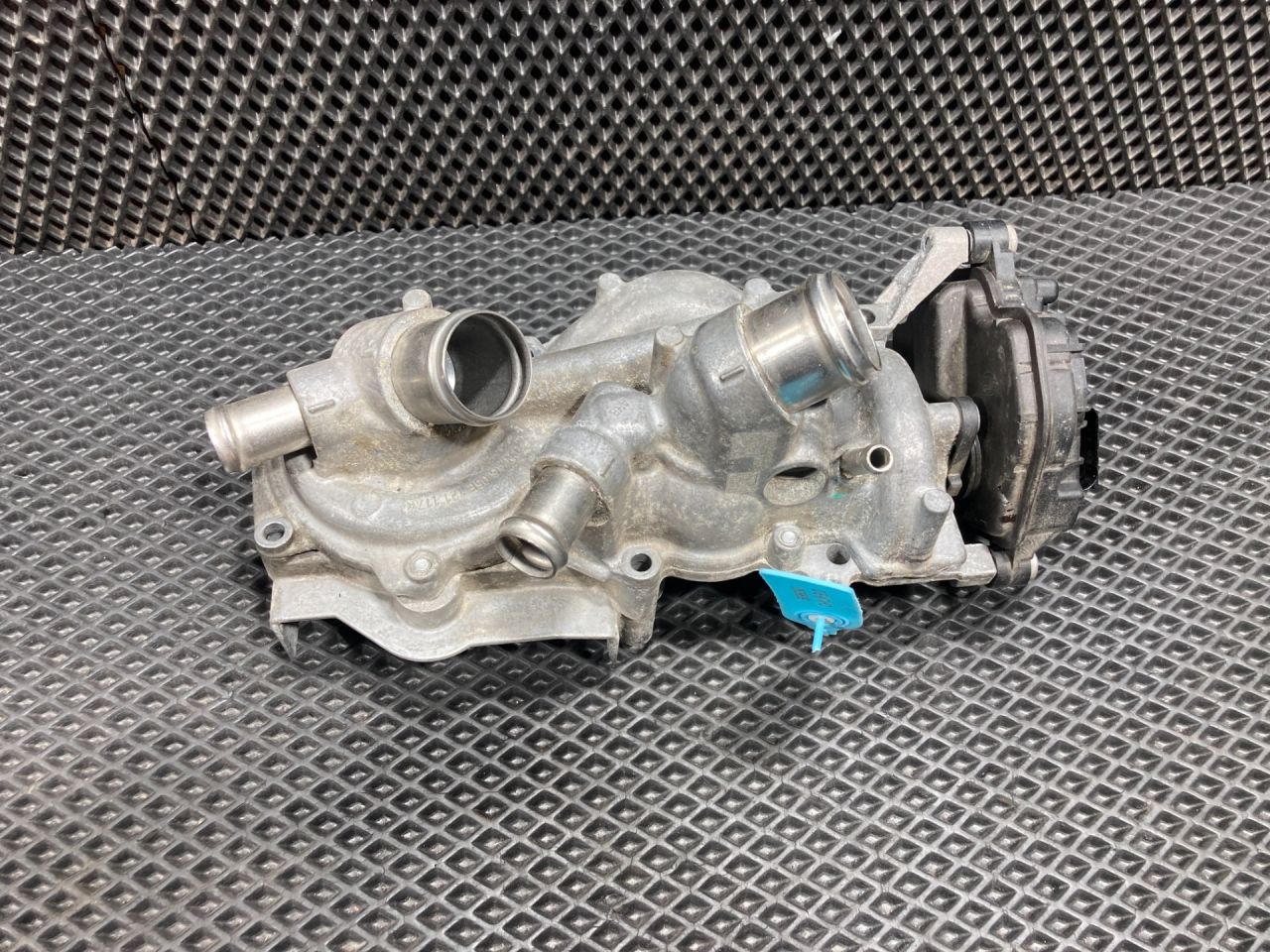 помпа Volkswagen Taos 1 поколение 2021, 1.5 л., DNKA, бензин, АКПП, внедорожник 5 дв., 05E121111Q, 05E121042F, 05E907593 - фото №1