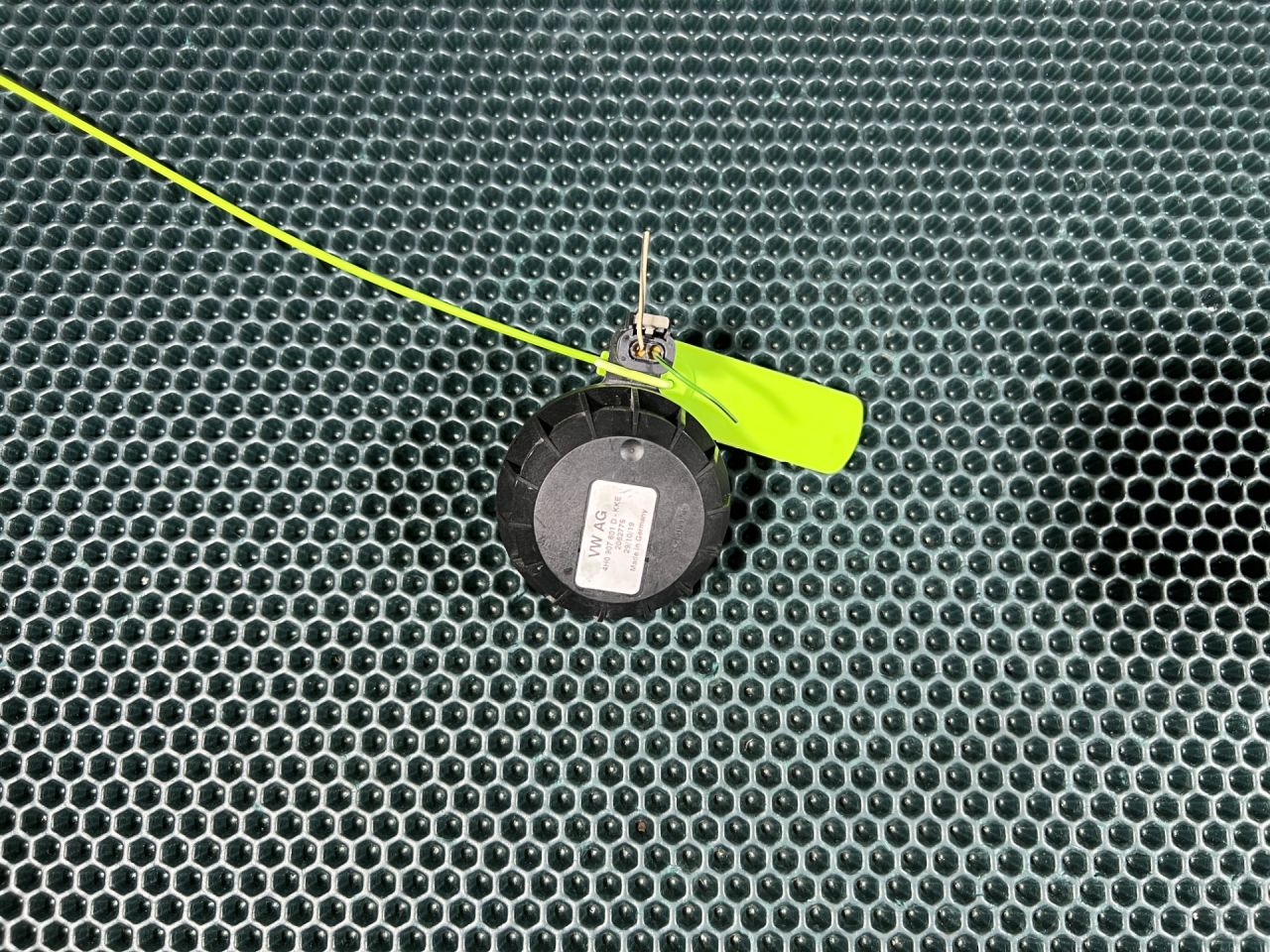 динамик Audi A4 B9 2018, 2.0 л., АКПП, седан, 4H0907601D - фото №1