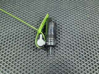 насос (моторчик) омывателя стекла Land Rover Range Rover Sport 2 поколение 2016, 3.0 л., 306PS, бензин, АКПП, внедорожник 5 дв., 1020132, LR079904