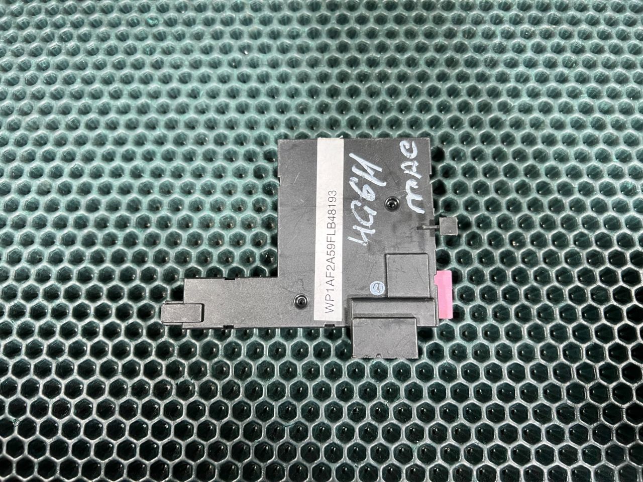 блок управления (другие) Porsche Macan 1 поколение 95B 2015, 3.0 л., MCT.MA, бензин, АКПП, внедорожник 5 дв., 95B713132, 95B713041D - фото №1