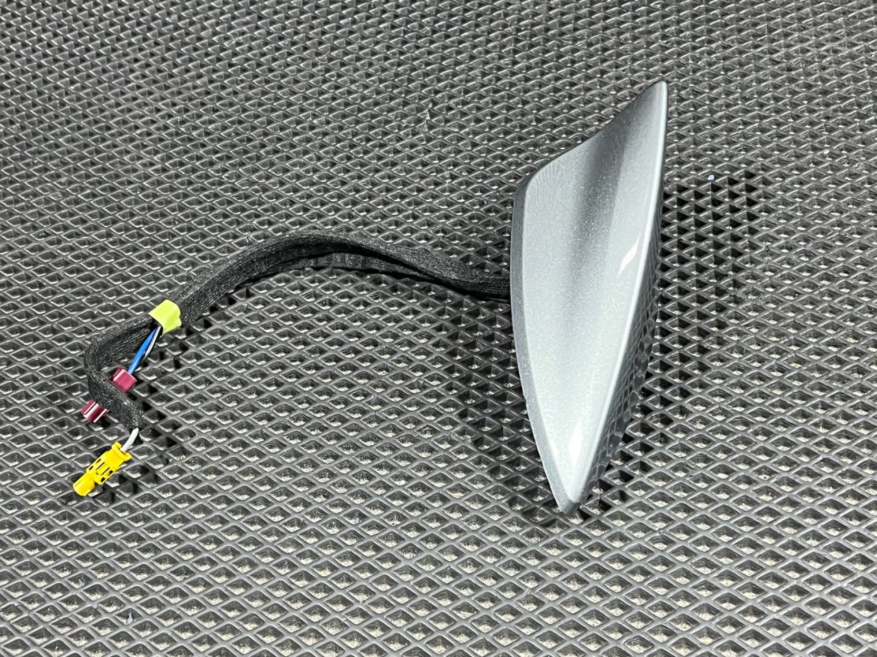 антенна Buick Envista 1 поколение 2024, 1.2 л., бензин, АКПП, внедорожник 5 дв., 42824280 - фото №1