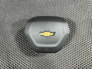подушка безопасности водителя Chevrolet Trax 2 поколение 2024, 1.2 л., LIH, бензин, АКПП, внедорожник 5 дв., передний привод, 60008687