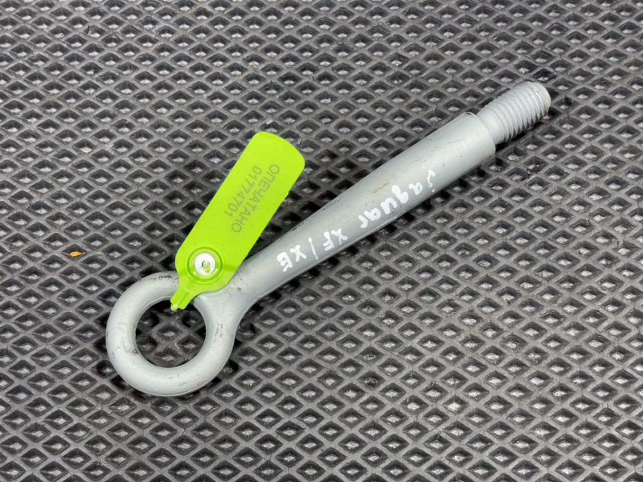 крюк буксировочный Jaguar F-Pace 1 поколение X761 2016, 3.0 л., AJ 126, бензин, АКПП, внедорожник 5 дв., T2H33643, LR092012 - фото №1