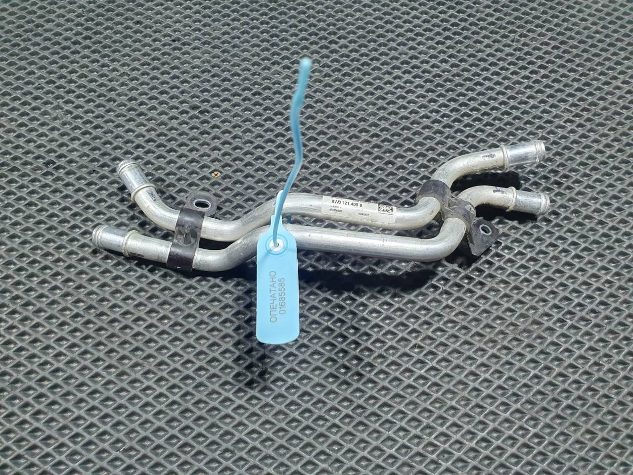 трубка охлаждающей жидкости Audi A4 B9 2017, 2.0 л., CVKB, бензин, МКПП, седан, 8W0121400B - фото №1