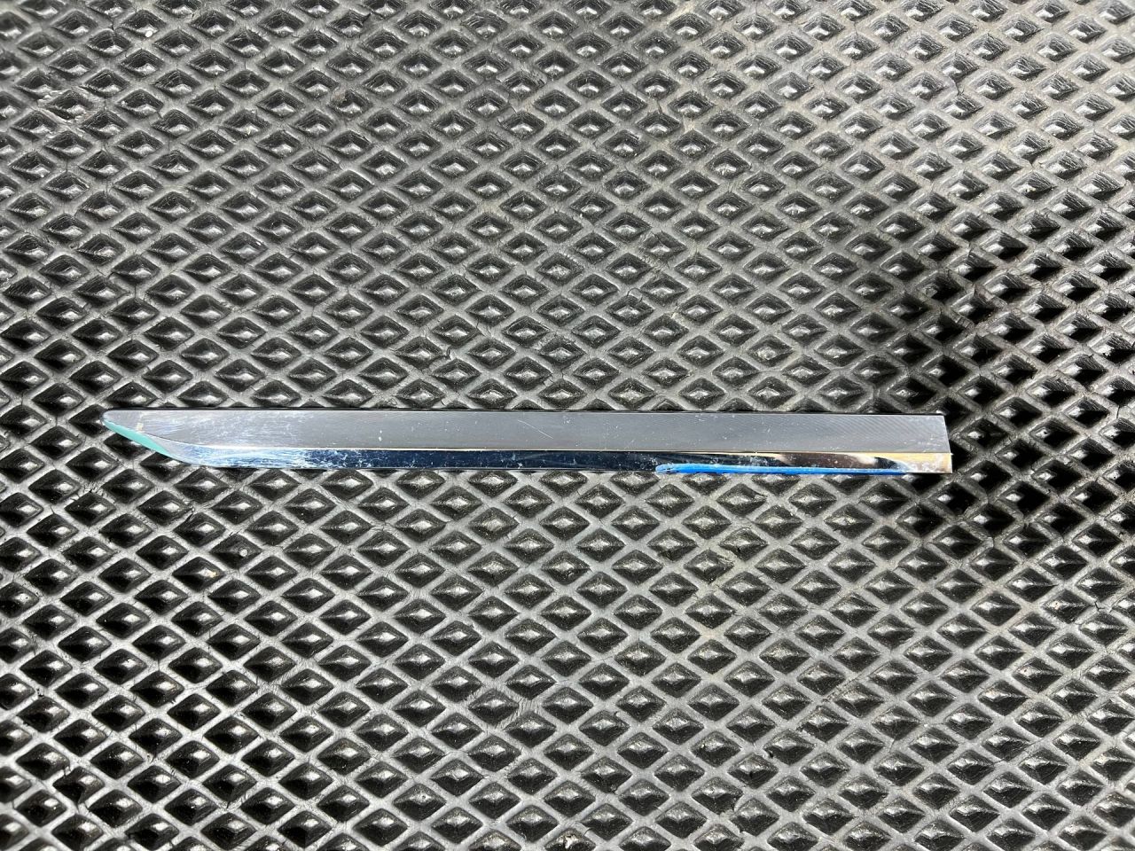 молдинг двери передней правой Volkswagen Taos 1 поколение 2021, 1.5 л., DNK, бензин, АКПП, внедорожник 5 дв., 2GJ853688 - фото №1