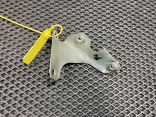 крепление ( кронштейн ) крыла Audi Q7 4L [рестайлинг] 2014, 3.0 л., CTWB, бензин, внедорожник 5 дв., 4L0821136